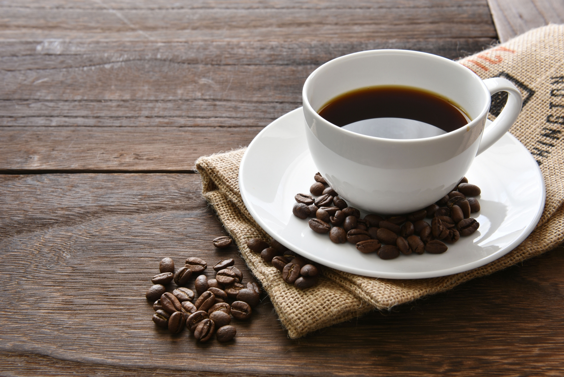 コーヒーを淹れる様子